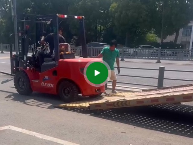 heli forklift delivery