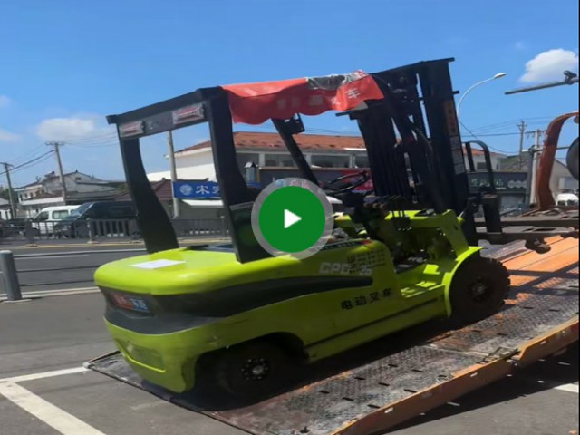 Electric forklift deliveryed to customers